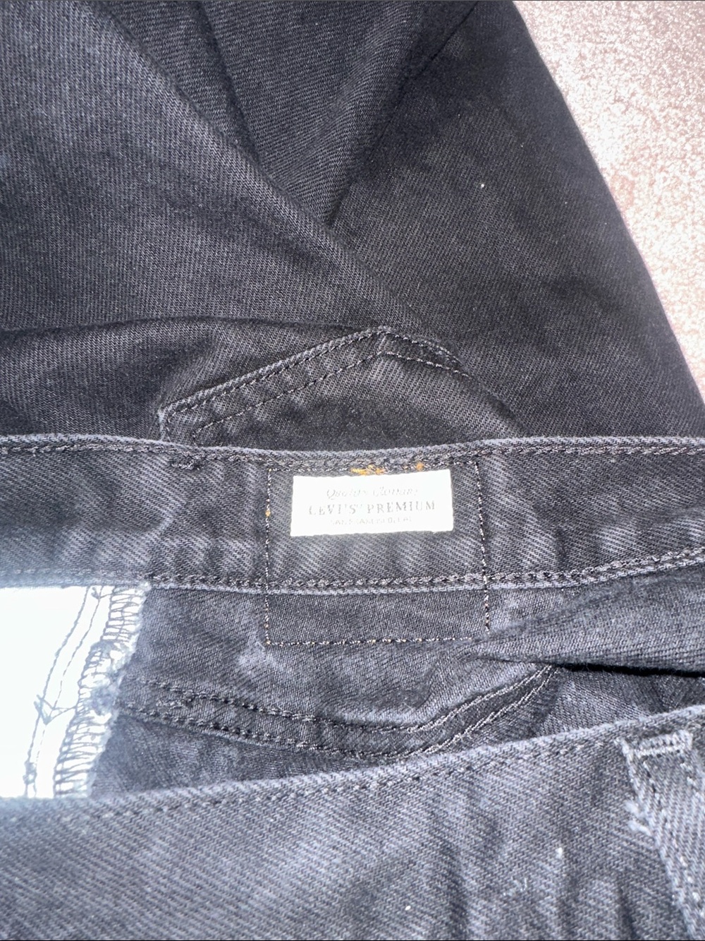 Levi’s 501 Straight Leg 5 Button Closure Black Strigid Jeans - Picture 6 of 6